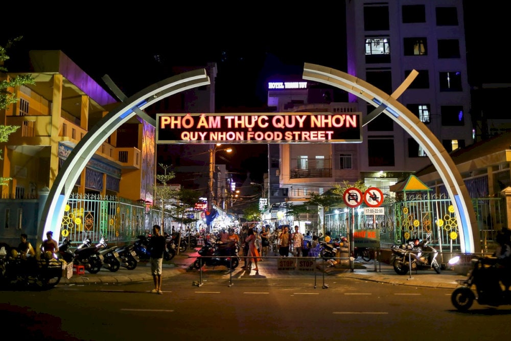 Quy Nhon food street is especially lively by night